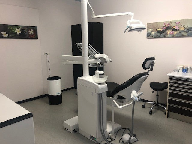 Eoleaf's AEROPRO 100 in a dental patient's room